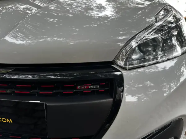 Peugeot 208 1.2 PureTech GT Line 11