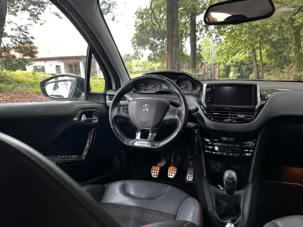 Peugeot 208 1.2 PureTech GT Line 25