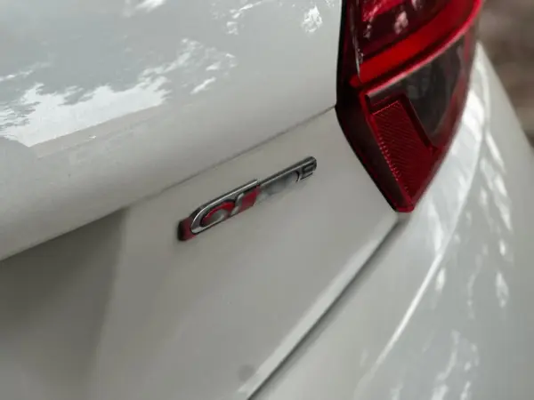 Peugeot 208 1.2 PureTech GT Line 12