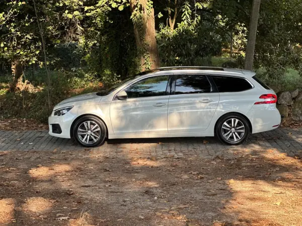 Peugeot 308 1.5 BlueHDi Allure 9