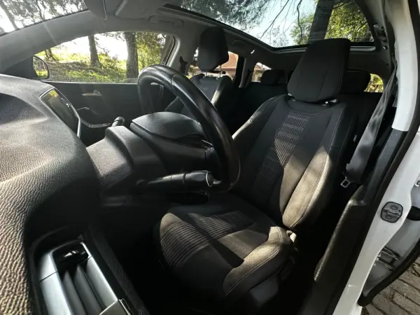 Peugeot 308 1.5 BlueHDi Allure 12