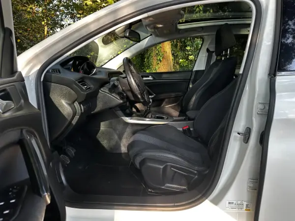 Peugeot 308 1.5 BlueHDi Allure 13