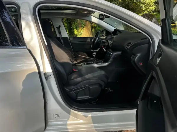 Peugeot 308 1.5 BlueHDi Allure 14