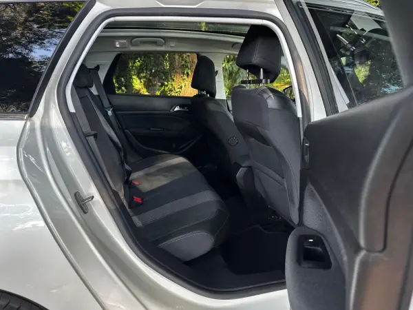 Peugeot 308 1.5 BlueHDi Allure 15