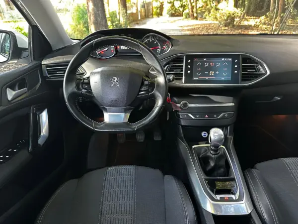 Peugeot 308 1.5 BlueHDi Allure 23