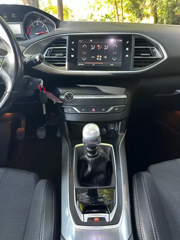 Peugeot 308 1.5 BlueHDi Allure 24