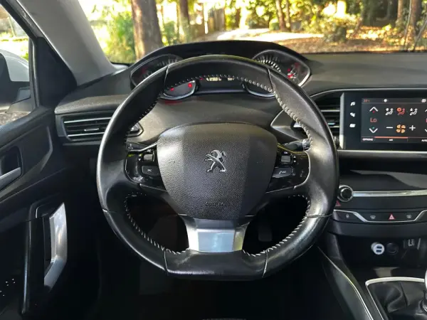 Peugeot 308 1.5 BlueHDi Allure 28