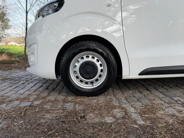 Peugeot Expert 1.5 BlueHDi L2H1 Semi-Vidrado 9