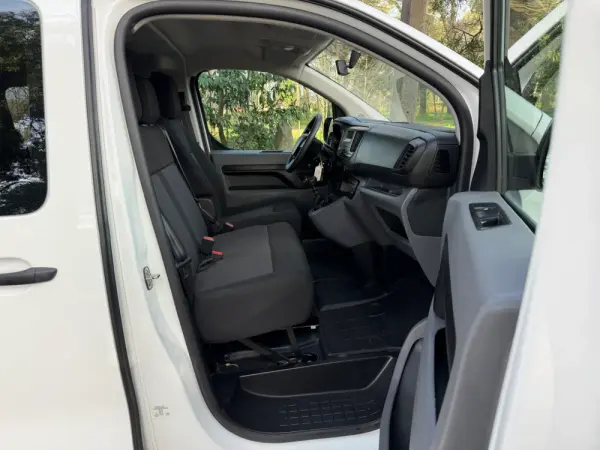 Peugeot Expert 1.5 BlueHDi L2H1 Semi-Vidrado 17