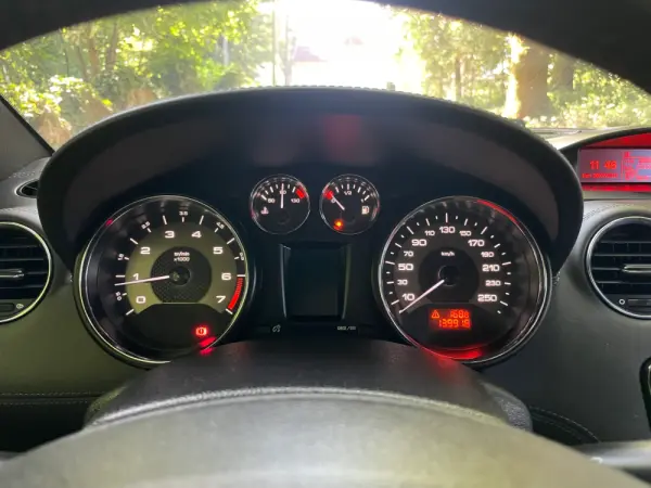 Peugeot RCZ 1.6 THP Onyx 13