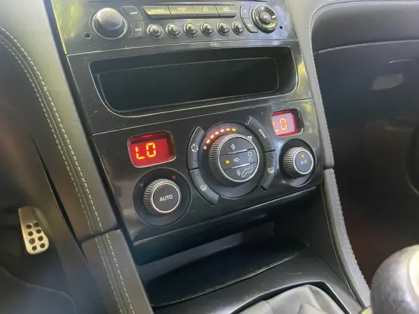 Peugeot RCZ 1.6 THP Onyx 23