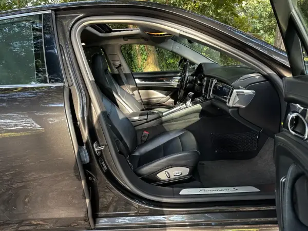 Porsche Panamera S PDK 39