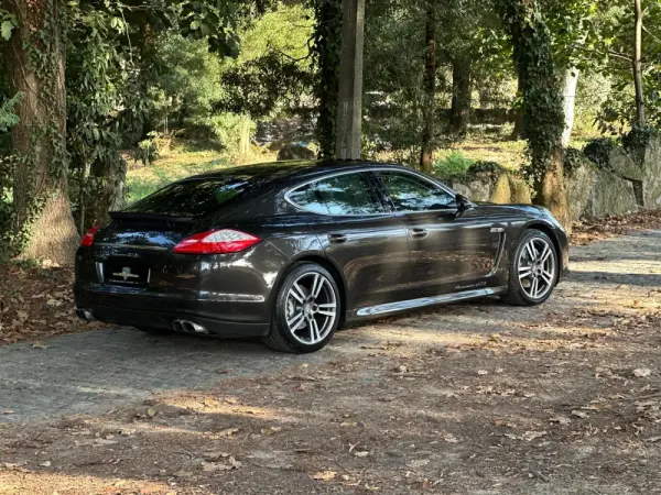 Porsche Panamera S PDK 43