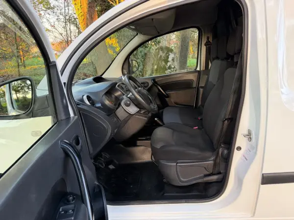 Renault Kangoo 1.5 Blue dCi Authentic 9