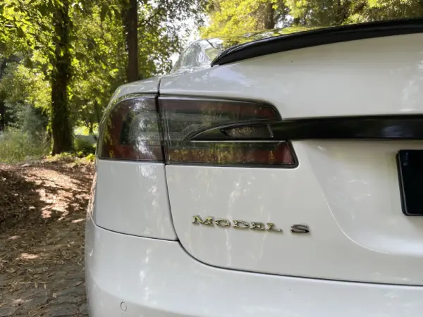 Tesla Model S 90D 8