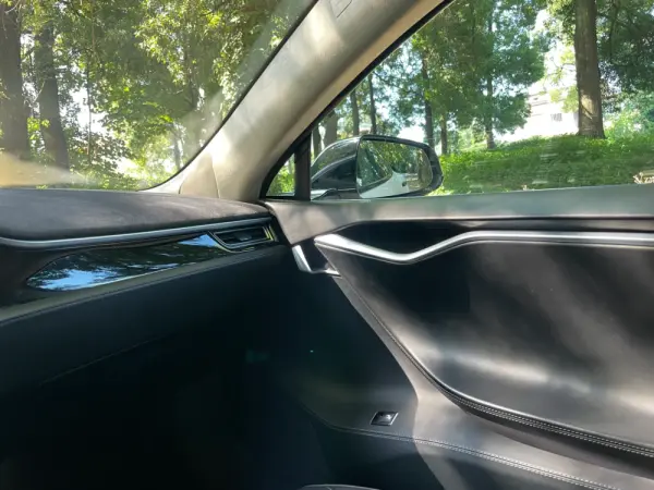 Tesla Model S 90D 28