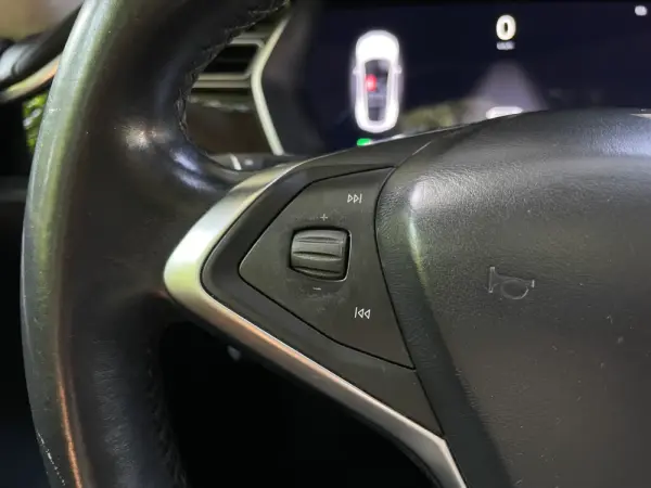 Tesla Model S 90D 36