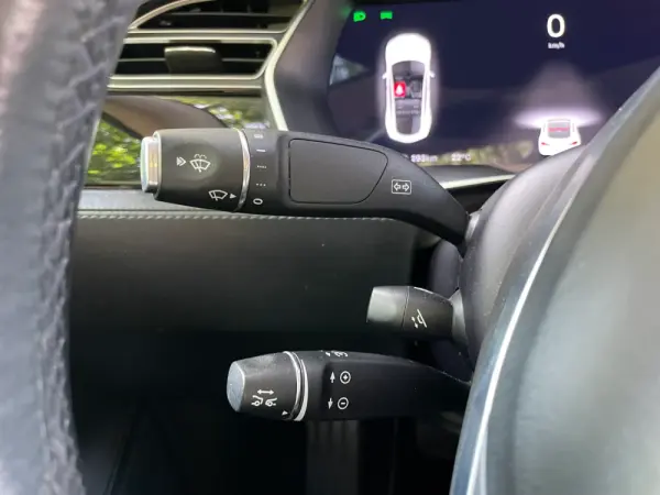 Tesla Model S 90D 38