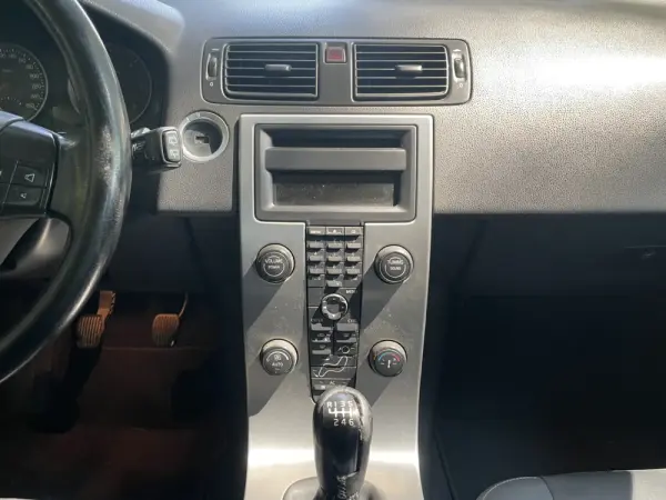 Volvo V50 2.0 D Nível 2 26