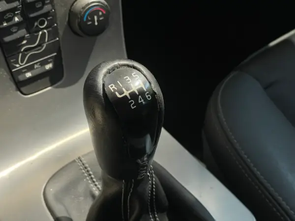 Volvo V50 2.0 D Nível 2 28
