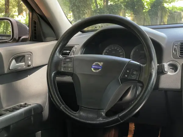 Volvo V50 2.0 D Nível 2 29