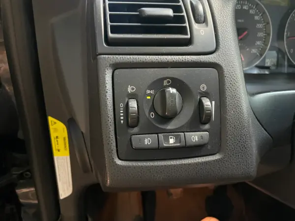 Volvo V50 2.0 D Nível 2 36