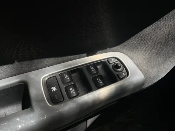 Volvo V50 2.0 D Nível 2 38