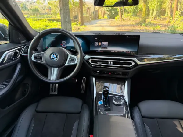 BMW i4 eDrive40 Pack Desportivo M Pro 12