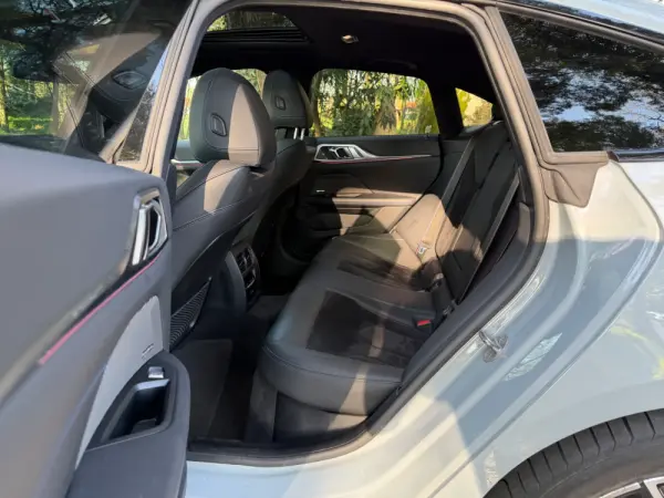 BMW i4 eDrive40 Pack Desportivo M Pro 21
