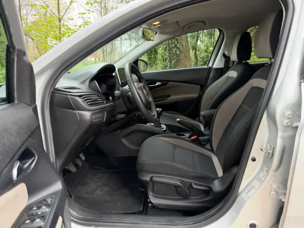 Fiat Tipo 1.3 M-Jet Lounge 12
