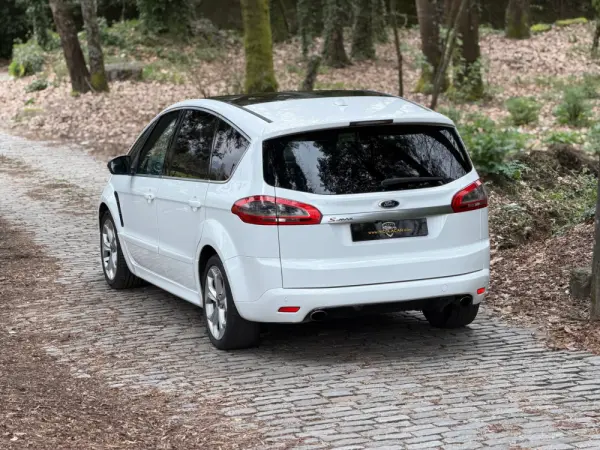 Ford S-Max 2.0 TDCi Titanium 7L 4