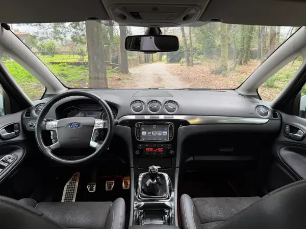 Ford S-Max 2.0 TDCi Titanium 7L 9