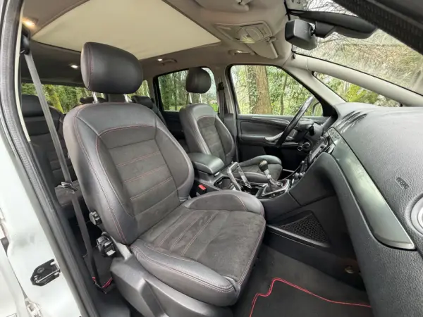 Ford S-Max 2.0 TDCi Titanium 7L 25