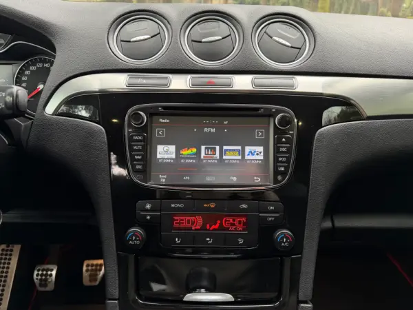 Ford S-Max 2.0 TDCi Titanium 7L 31