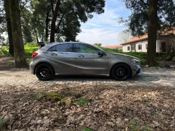 Mercedes-Benz A 180 d AMG Line 7