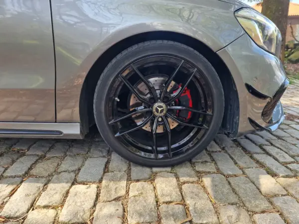 Mercedes-Benz A 180 d AMG Line 28