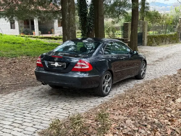 Mercedes-Benz CLK 240 Outro 6