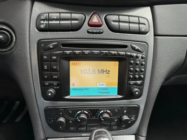 Mercedes-Benz CLK 240 Outro 17