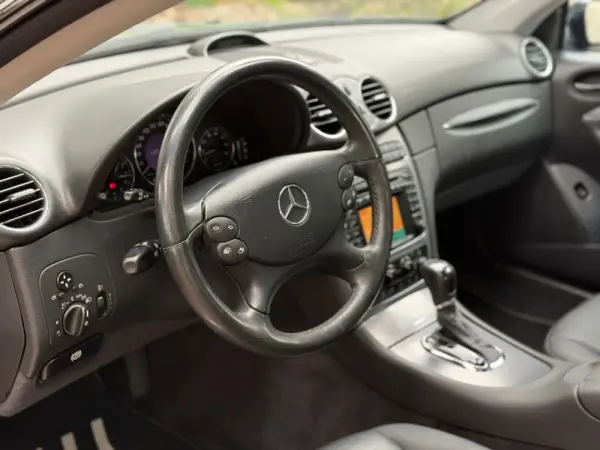 Mercedes-Benz CLK 240 Outro 21
