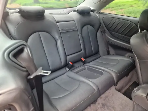 Mercedes-Benz CLK 240 Outro 23