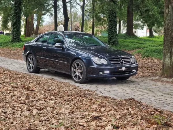 Mercedes-Benz CLK 240 Outro 26
