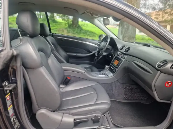 Mercedes-Benz CLK 240 Outro 28