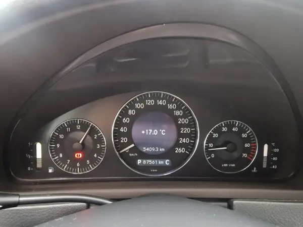 Mercedes-Benz CLK 240 Outro 38