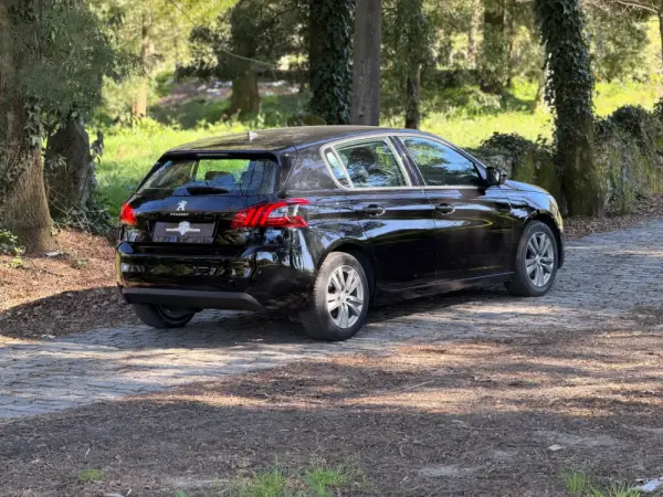 Peugeot 308 1.2 PureTech Allure EAT8 3