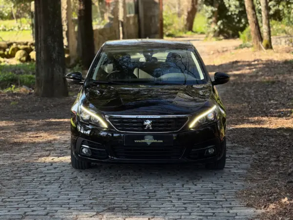 Peugeot 308 1.2 PureTech Allure EAT8 4