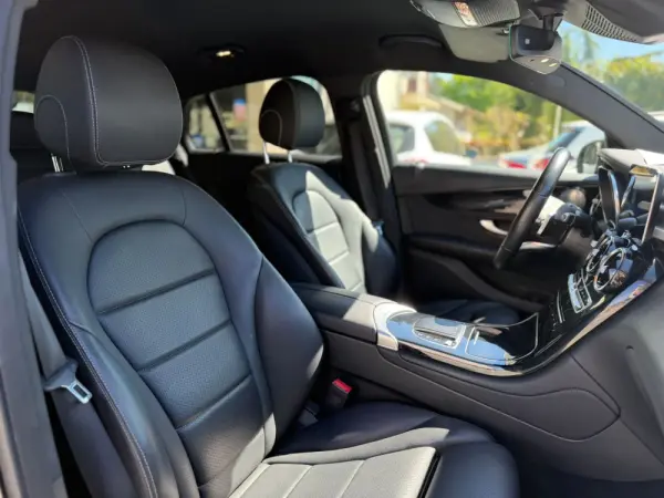 Mercedes-Benz GLC 300 10