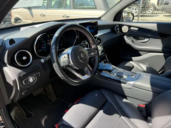 Mercedes-Benz GLC 300 12