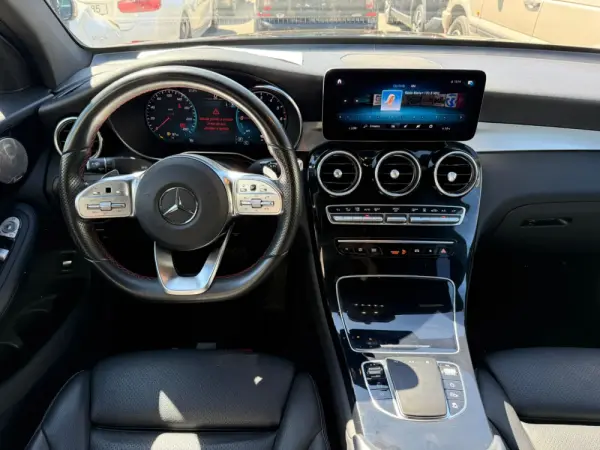 Mercedes-Benz GLC 300 13