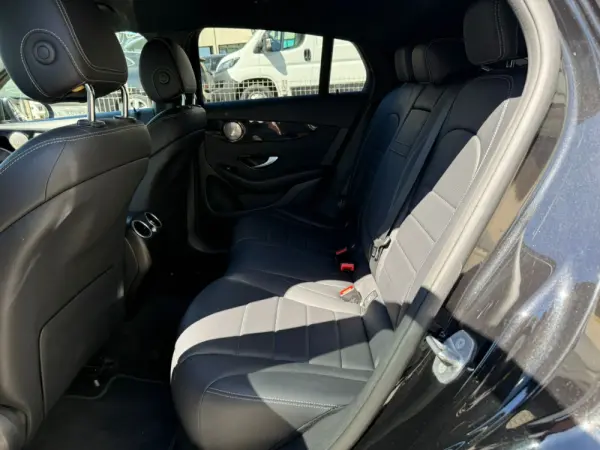 Mercedes-Benz GLC 300 14