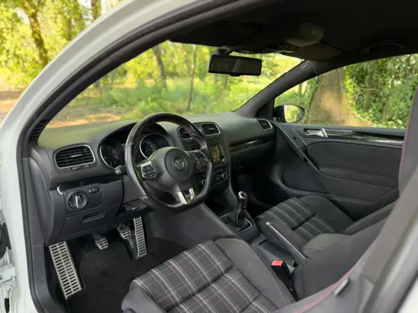 Volkswagen Golf 2.0 TSi GTI 28